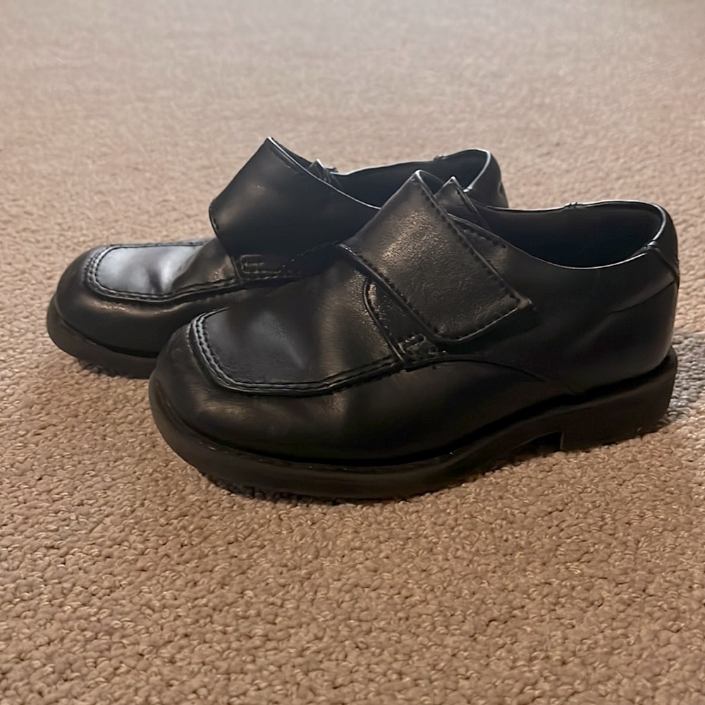 Boys black dress shoe